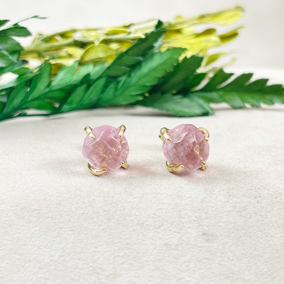 Polished Purple Fluorite Nugget Prong Stud Earrings (EPJ-E3BAA17-PFL)