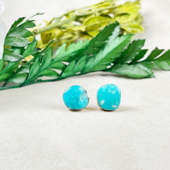 Gold Irregular Turquoise Stud Earrings (GSS35)