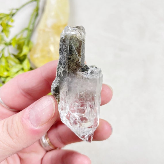 Chlorite in Lemurian Quartz Point (EPJ-HDO13-7)