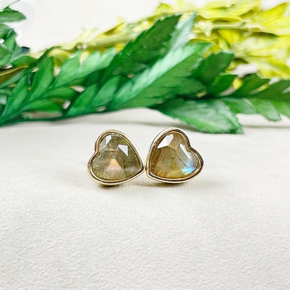 Labradorite Heart Bezel Stud Earrings (EPJ-E3BAA16-LB)