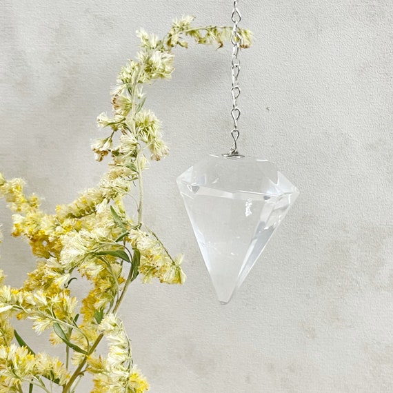 Clear Quartz Crystal Pendulum (EPJ-PA10-26)