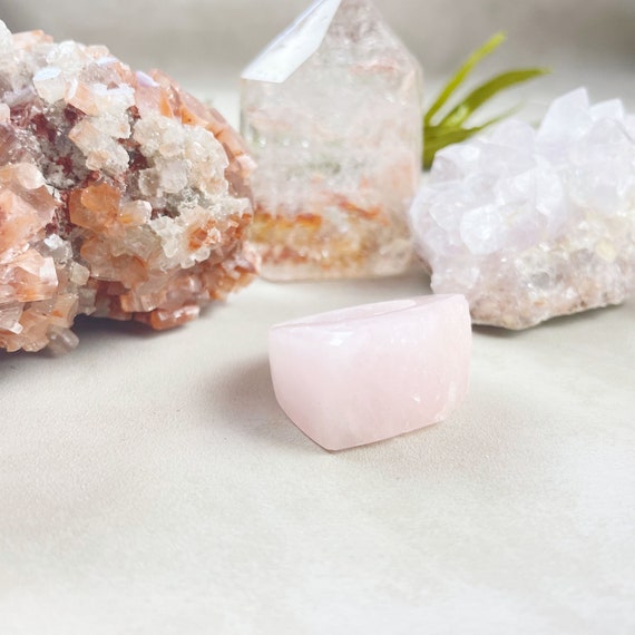 Rose Quartz Rough Carved Ring -Size 6.5 (EPJ-RCGA21-51)