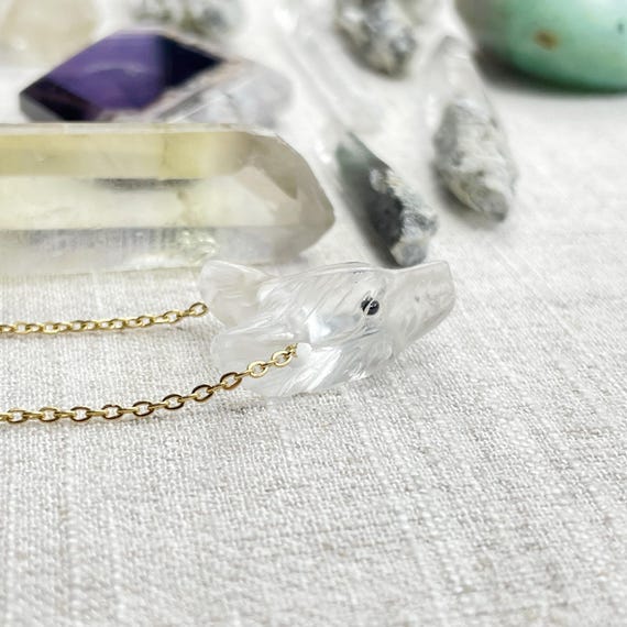 Mini Clear Quartz Carved Wolf Necklace (EPJ-WAAA27)