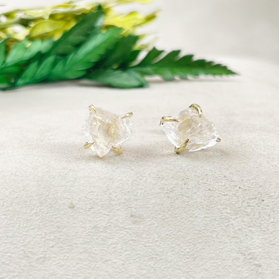 Rough Clear Quartz Nugget 925 Silver Stud Earrings (EPJ-E3BAA12-CQ)