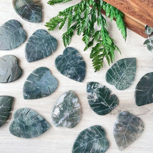 Moss Agate Monstera Leaf Carving (EPJ-HCAD13)