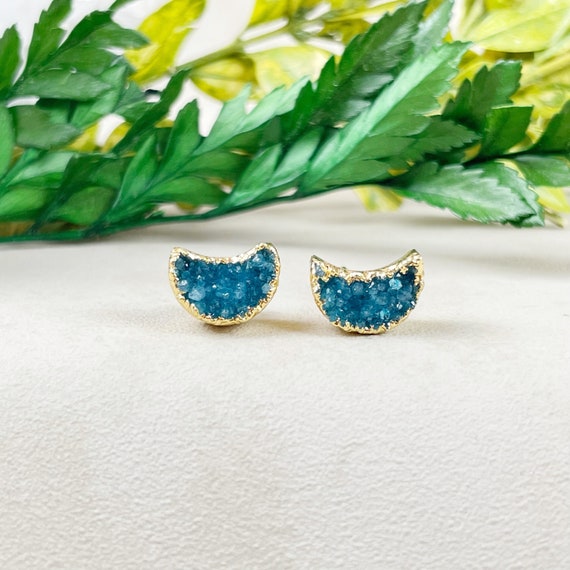 Blue Crescent Moon Druzy Stud Earrings (EPJ-ERAA11-BL)