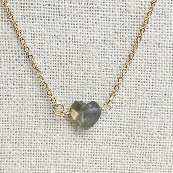 Labradorite Faceted Heart Delicate Necklace (EPJ-NAAE37-LB)