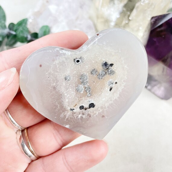 Grey Agate Druzy Geode Heart Carving (EPJ-HDAA10-15)