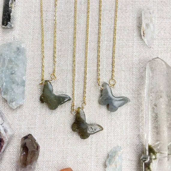 Labradorite Butterfly Delicate Necklace (EPJ-NAAE58-LB)