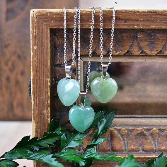 Small 16mm Green Aventurine Heart Necklace, Silver Gemstone Necklace, Layering Statement Necklace (EPJ-NW20ABD33)