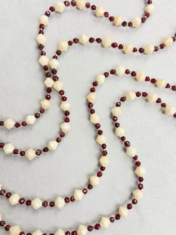 Garnet Cream// Cream and Wine Vintage Glass Beaded Necklace (EPJ-NSE27)