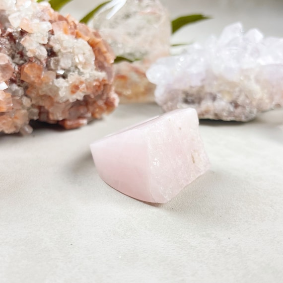 Rose Quartz Rough Carved Ring -Size 7.5 (EPJ-RCGA21-16)