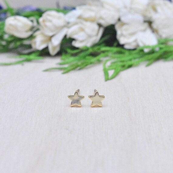 Simple Gold Star Stud Earrings, Gold Small Star Stud Earrings, Delicate Celestial Studs (EPJ-EM20AAB14)