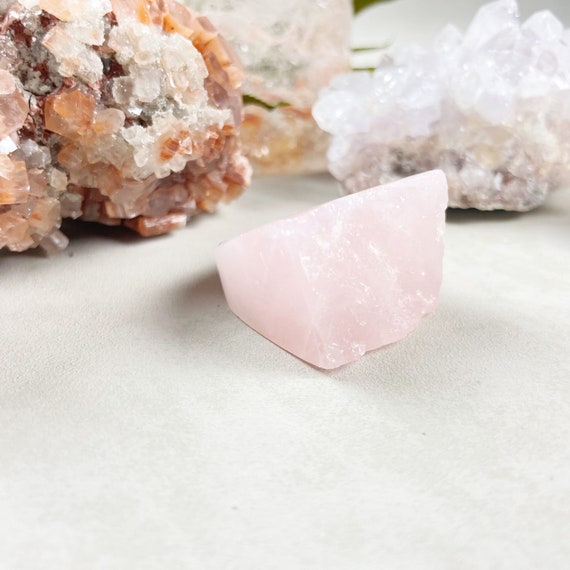 Rose Quartz Rough Carved Ring -Size 7.5 (EPJ-RCGA21-22)