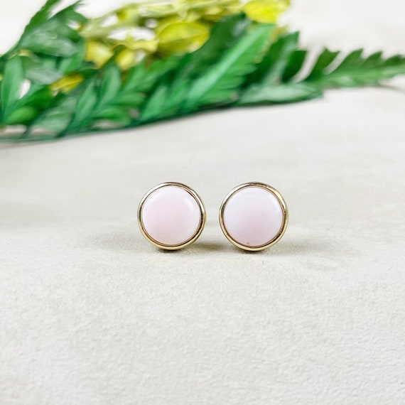 Gold Pink Shell Bezel Stud Earrings (EPJ-E3BAA13-PS)