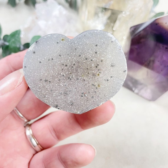 Grey Agate Druzy Geode Heart Carving (EPJ-HDAA10-3)