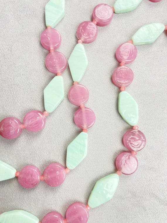 Candy Dream// Pink and Mint Vintage Glass Beaded Necklace (EPJ-NSE22)