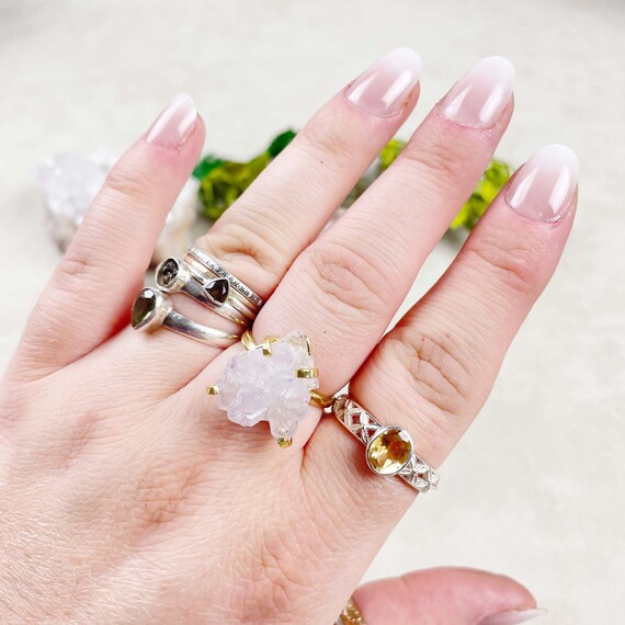 Raw Pale Amethyst Crystal Statement Ring (EPJ-RD20AAA10-1)