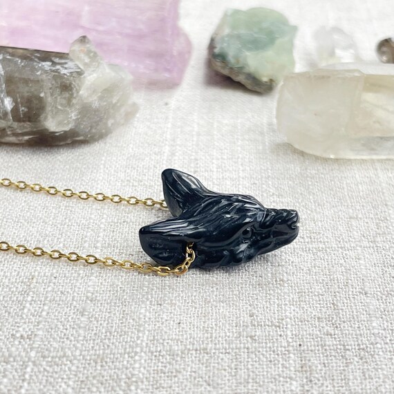 Mini Black Onyx Carved Wolf Necklace (EPJ-WAAA26)