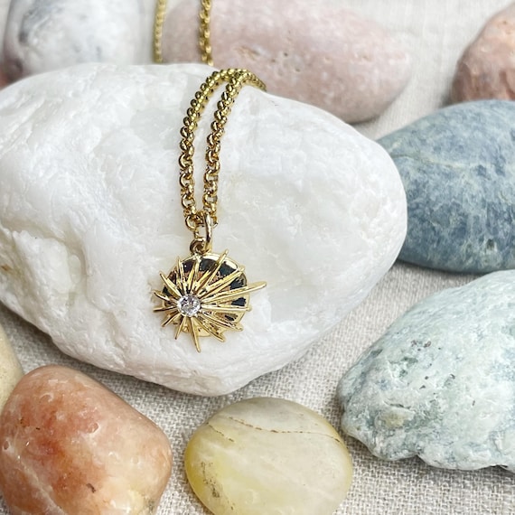 Solar Flare/// Gold Sunburst Coin Charm Necklace (EPJ-N1AA71)