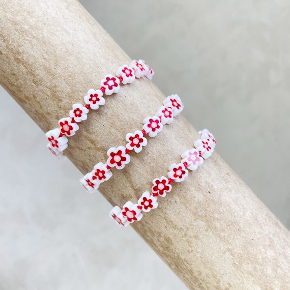 Daisy// Red Daisy Beaded Handknotted Bracelet (EPJ-BSBB13-RW)