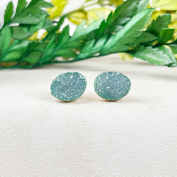 Green Freeform Druzy Stud Earrings (EPJ-ERAA13-GR)