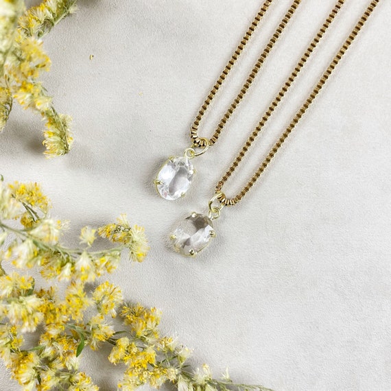 Gold Faceted Clear Quartz Oval Charm Necklace (EPJ-NA33-CQ)