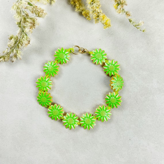Green Gold Mum Flower Handknotted Bracelet (EPJ-MMBB22-GG)