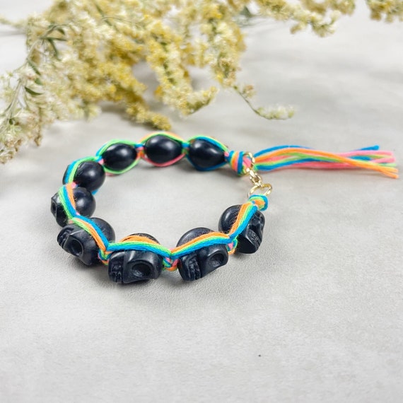 Black Howlite Skull Neon Macrame Bracelet (EPJ-MMBB17)