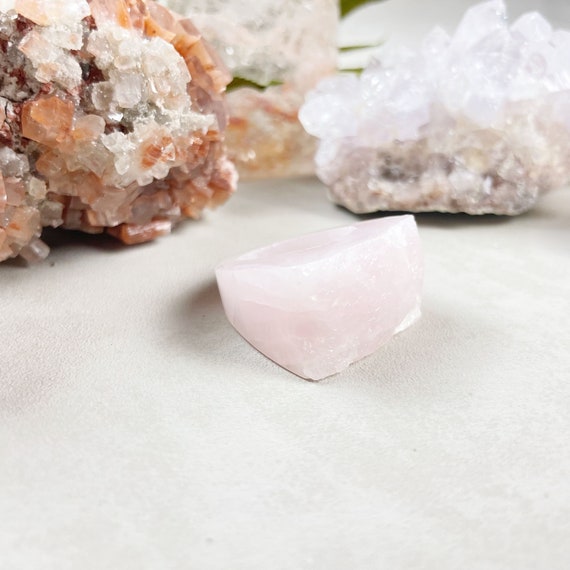 Rose Quartz Rough Carved Ring -Size 7 (EPJ-RCGA21-20)