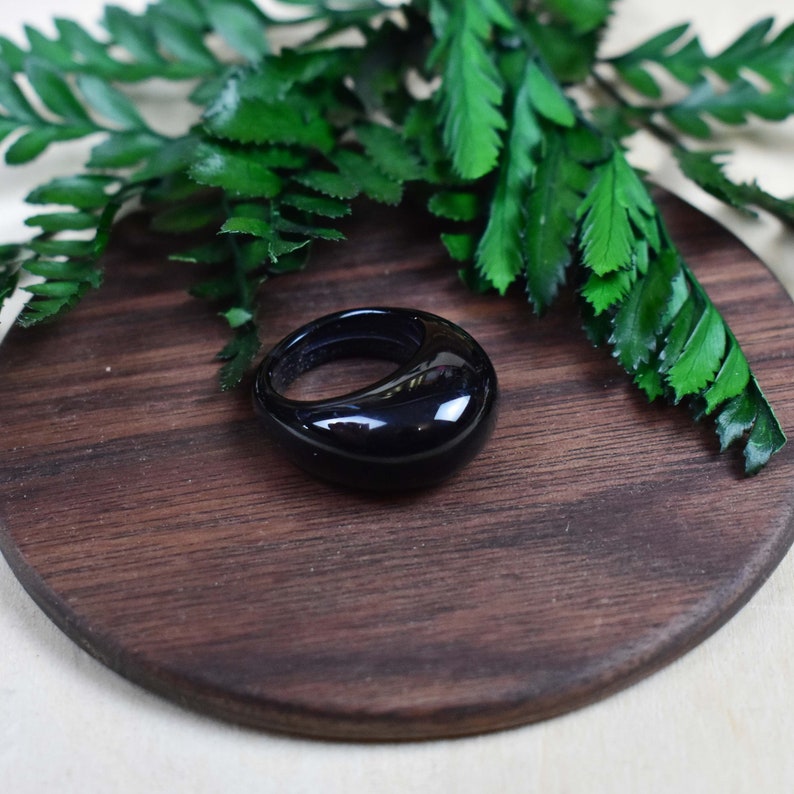 Gemstone Cabochon Stone Simple Carved Black Agate Dome Stone Ring Size 7.25 EPJ-RC20CAG12-9 S725R