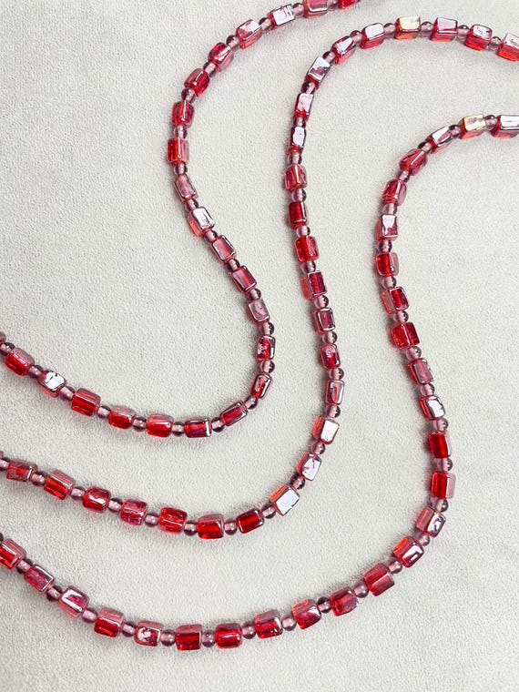 Ruby Kiss// Red and Purple Vintage Glass Beaded Necklace
