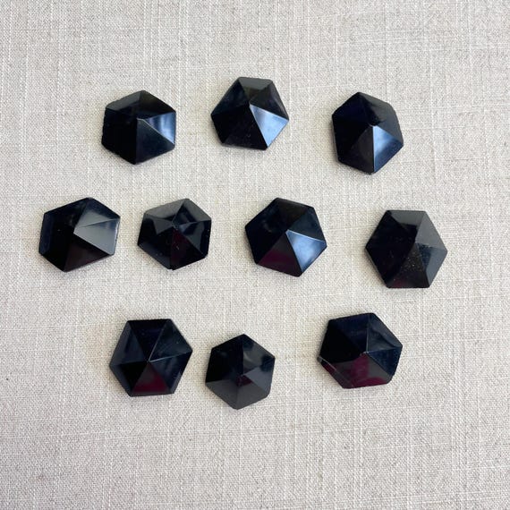 Small Obsidian Hexagon Irregular Pyramid Carving (EPJ-HCAA49-OB)
