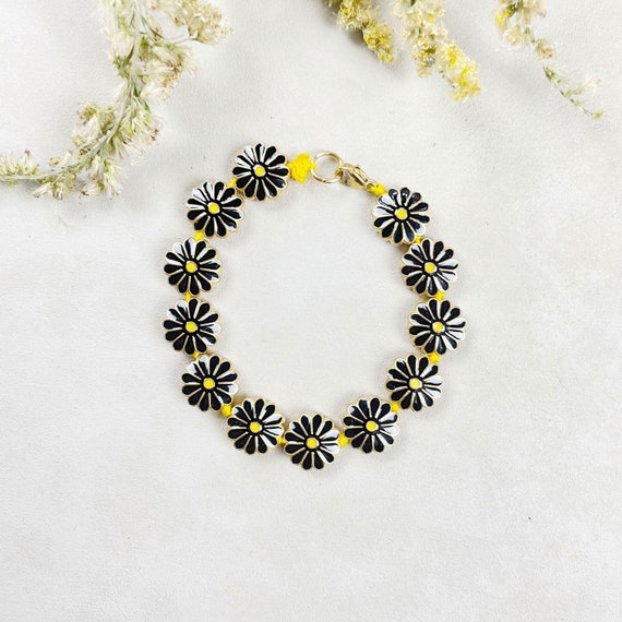 Black Gold Daisy Flower Handknotted Bracelet (EPJ-MMBB23-BK)