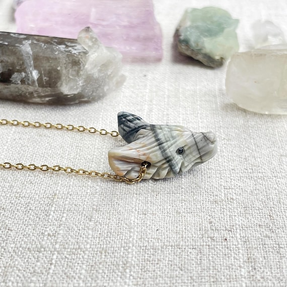 Mini Picasso Jasper Carved Wolf Necklace (EPJ-WAAA35)