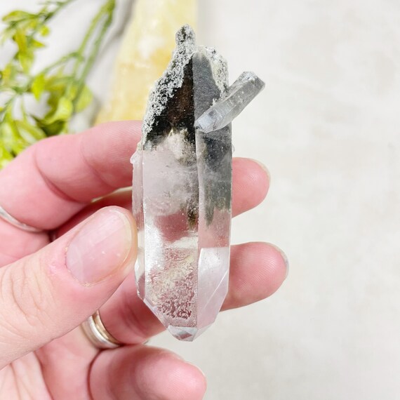 Chlorite in Lemurian Quartz Point (EPJ-HDO13-5)