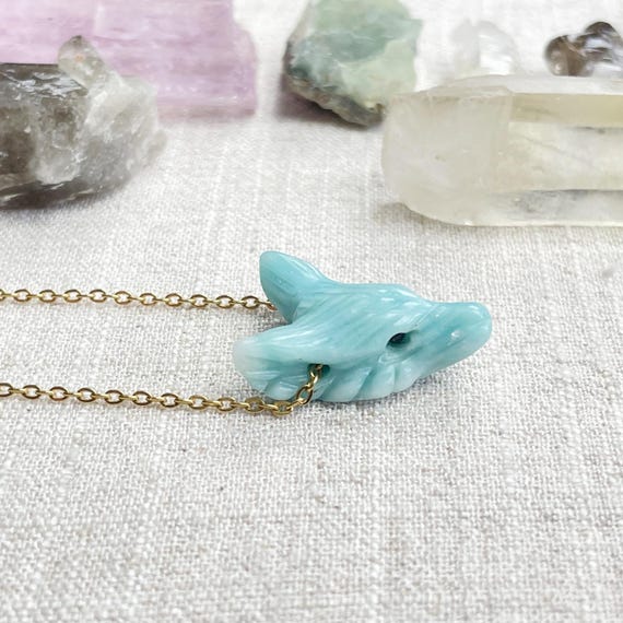 Mini Amazonite Carved Wolf Necklace (EPJ-WAAA10)