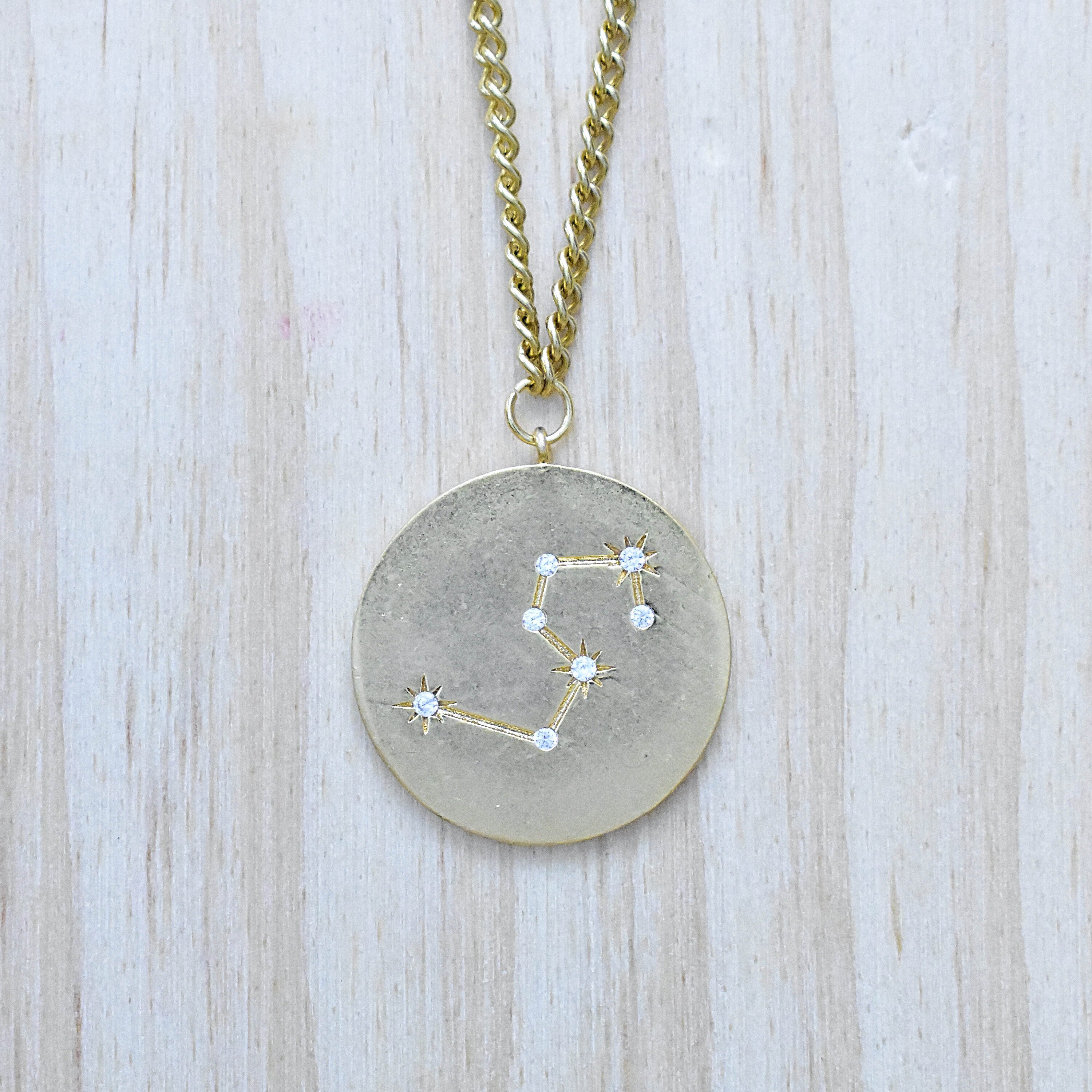 Leo Charm main image 0