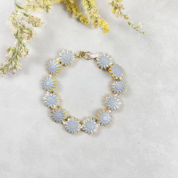 Grey Gold Mum Flower Handknotted Bracelet (EPJ-MMBB22-GY)