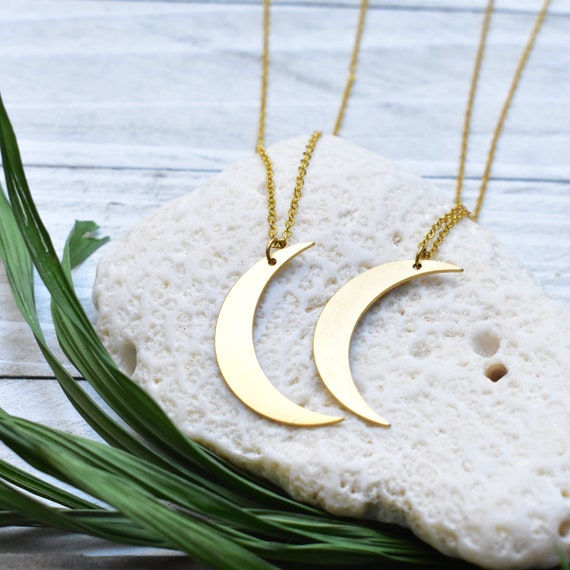 Gold Plated Crescent Moon Stainless Steel Simple Layering Pendant Necklace (EPJ-NPBA13)