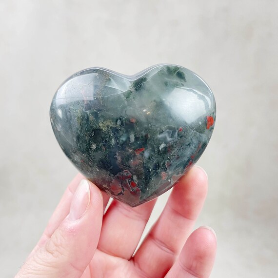 Bloodstone Heart Carving *|Protection, Healing|* (EPJ-HDHA26-5)
