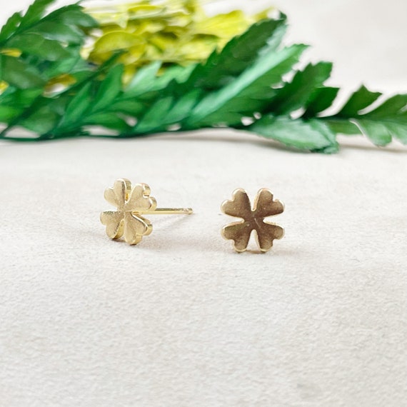 Simple Gold Four Leaf Clover Stud Earrings, Gold Small Clover Stud Earrings, Delicate Clover Studs (EPJ-EB20ACA12)