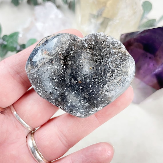 Black Agate Druzy Geode Heart Carving (EPJ-HDAA10-12)