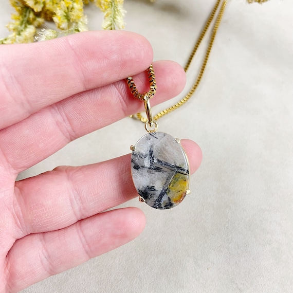 Gold Included Quartz Cabochon Prong Necklace (EPJ-NA25-10)