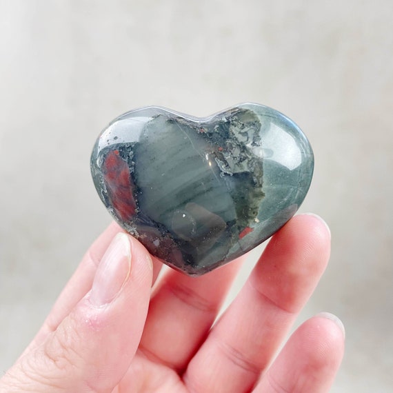 Bloodstone Heart Carving *|Protection, Healing|* (EPJ-HDHA26-11)