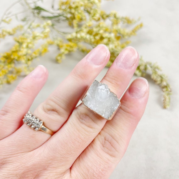 Semi Gold Crystal Quartz Agate Carved Druzy RIng- Size 6 (EPJ-RCBB10-11)