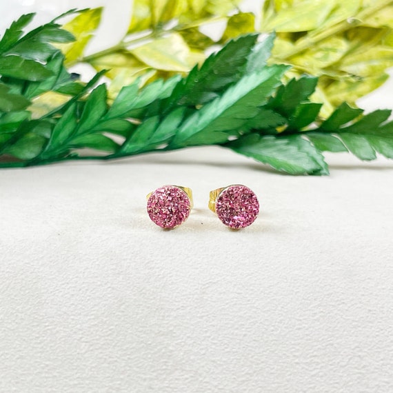 Red Titanium Round Druzy Stud Earrings (EPJ-E3BAB12-RD)