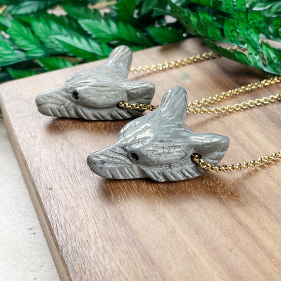 Small Pyrite Carved Wolf Necklace (EPJ-WAAB12)