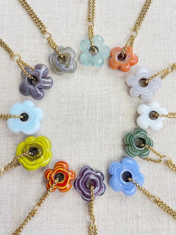 Bloom// Vintage Glass Flower Bead Necklace (EPJ-NAP10)