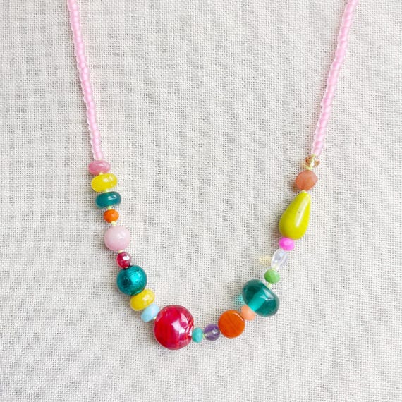 Tutti/// Pink Glow in the Dark Colorful Beaded Necklace (DDEJ-BBCA22-PG-2)